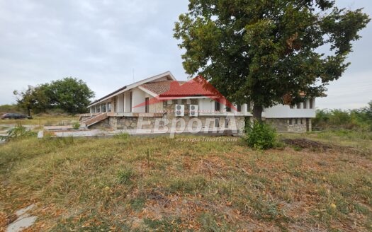 Реновиран ресторантски комплекс със стаи за гости в с. Каравелово!